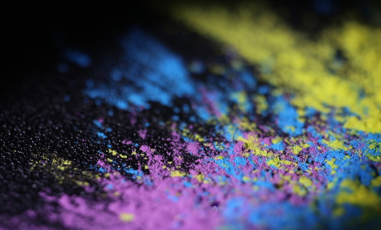 全球粉末涂料市場正在經(jīng)歷著穩(wěn)健的增長，預(yù)計(jì)到2026年，市場規(guī)模將達(dá)到150億美元，2019年至2026年期間的復(fù)合年增長率為5.4%。該市場的增長主要受到對環(huán)保型涂料的需求增加以及對耐用性和表面處理要求提高的推動(dòng)。