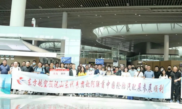青島企業(yè)在此次展會中表現(xiàn)出強(qiáng)大的參展陣容，共有48家參展企業(yè)派出了87位外貿(mào)代表。這一規(guī)模顯示出青島企業(yè)走出國門的熱情持續(xù)高漲，并得益于政府的大力支持。青島市各相關(guān)部門自今年以來就對企業(yè)的境外展團(tuán)給予了密切關(guān)注，這也推動(dòng)了青島企業(yè)出境展團(tuán)規(guī)模的明顯擴(kuò)大。