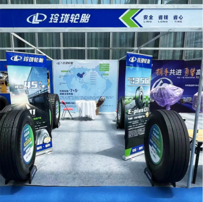 在發(fā)布會(huì)上，東風(fēng)華神展示了多款技術(shù)創(chuàng)新車型，并裝配了玲瓏輪胎。其中包括東風(fēng)華神的HV5載貨車、HV7新能源牽引車等熱銷車型，這些車型都配備了玲瓏輪胎的低滾阻和高節(jié)油輪胎，引起了與會(huì)人員的廣泛關(guān)注。