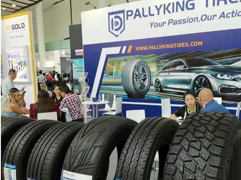 倍力勁輪胎展示了更適合海外市場的產(chǎn)品，包括HP、UHP、SUV、L/T、A/T、ALL-SEASON、WINTER等多個(gè)系列，深受眾多客戶青睞。倍力勁輪胎憑借其設(shè)計(jì)創(chuàng)新、性能可靠和品質(zhì)過硬的產(chǎn)品贏得了參展客戶的贊譽(yù)。