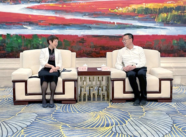 中國涂料工業(yè)協(xié)會(huì)名譽(yù)會(huì)長孫蓮英一行赴盤錦市調(diào)研