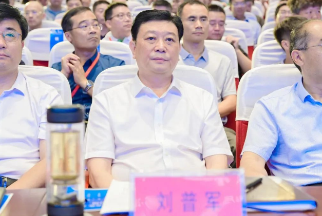 中國(guó)涂料工業(yè)協(xié)會(huì)會(huì)長(zhǎng)劉普軍