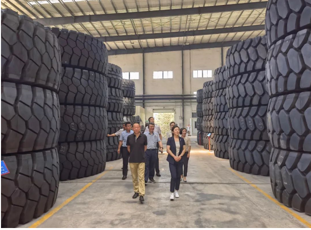 據(jù)了解，海安橡膠作為國內(nèi)全鋼巨胎領域的領導者，總部位于福建莆田仙游經(jīng)濟開發(fā)區(qū)，具備獨立研發(fā)和制造全鋼巨型工程子午線輪胎的能力。