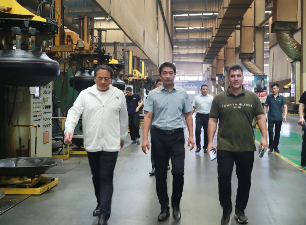 法杜爾集團(tuán)一行到八億橡膠公司考察交流
