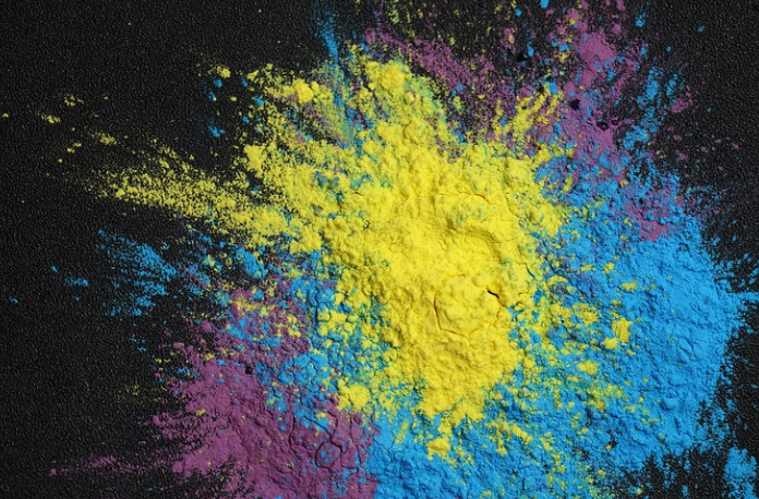 據(jù)了解，嘉多彩公司推出了多種類型的粉末涂料，如耐候木紋粉末涂料、耐堿性鋁銀粉金屬粉末涂料和滿足新生代消費者需求的氟碳金屬粉末涂料等，以滿足市場的多樣化需求。這些努力有助于構(gòu)建家居門窗產(chǎn)業(yè)的產(chǎn)品矩陣，推動門窗行業(yè)與產(chǎn)業(yè)鏈上下游企業(yè)更好地融合發(fā)展，適應時代的發(fā)展需求。