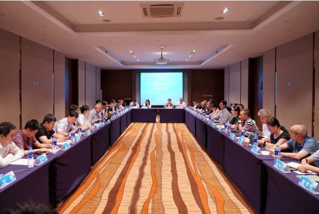 由中國電器工業(yè)協(xié)會電線電纜分會與上海電纜研究所有限公司聯(lián)合主辦、上海國纜檢測股份有限公司協(xié)辦的“中國電器工業(yè)協(xié)會電線電纜分會電線電纜材料專家委員會第四屆一次會議”在上海順利召開。