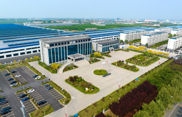 山東興達(dá)鋼簾線(xiàn)有限公司成功5.988MW分布式光伏發(fā)電項(xiàng)目順利并網(wǎng)。首日發(fā)電量高達(dá)29140kWh。這標(biāo)志著興達(dá)公司繼新一廠(chǎng)7.6MW光伏發(fā)電站成功并網(wǎng)后的又一重要進(jìn)展，也是其第二座分布式光伏發(fā)電站的亮相。