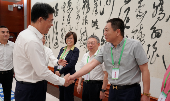 2023現(xiàn)代化工與新材料數(shù)智化轉(zhuǎn)型升級高峰論壇順利舉行。