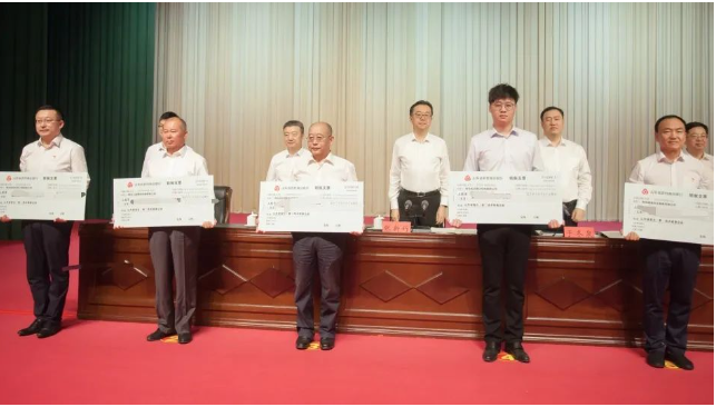 軟控股份憑卓越裝備摘得省級榮譽(yù)，引領(lǐng)行業(yè)先鋒