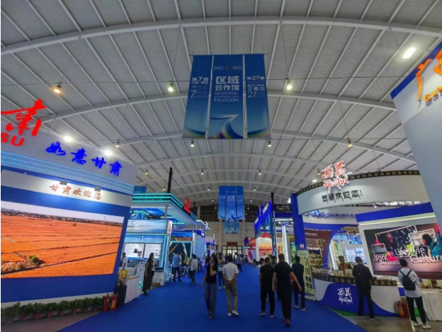 第7屆中國—南亞博覽會(huì)暨第27屆中國昆明進(jìn)出口商品交易會(huì)(以下簡稱南博會(huì))于2023年8月16—20日在云南昆明滇池國際會(huì)展中心舉辦。這次博覽會(huì)充分展示了各參展企業(yè)的創(chuàng)新成果與品牌價(jià)值，其中華盛橡膠攜旗下高端品牌路博(ROADBOSS)亮相參展，引起了業(yè)界關(guān)注。