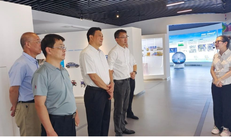 本次交流與考察活動(dòng)，進(jìn)一步加強(qiáng)了中海油常州院與中國(guó)涂料工業(yè)協(xié)會(huì)之間的合作與溝通，為行業(yè)未來的發(fā)展提供了新的思路和方向。同時(shí)，也展示了中海油常州院在涂料領(lǐng)域的領(lǐng)導(dǎo)地位以及對(duì)綠色、低碳、智能化發(fā)展的不懈追求。