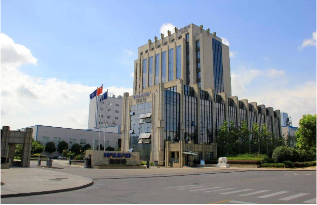 海利得公司宣布擬實施總投資約5200萬美元的年產(chǎn)1.8萬噸高性能輪胎簾子布越南(一期)項目。這一舉措被視為公司在國際貿(mào)易形勢和產(chǎn)業(yè)轉(zhuǎn)移趨勢下的審慎決策，也是落實國家“一帶一路”倡議、優(yōu)化公司國際化產(chǎn)能布局的重要舉措。