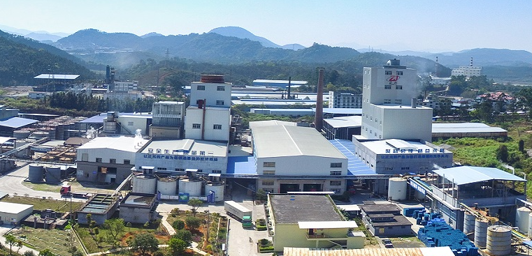 福建省三明市召開(kāi)了一場(chǎng)民營(yíng)經(jīng)濟(jì)發(fā)展座談會(huì)，旨在聽(tīng)取民營(yíng)企業(yè)對(duì)產(chǎn)業(yè)發(fā)展的意見(jiàn)和建議。在會(huì)上，三明正元化工有限公司的董事長(zhǎng)曾土兒分享了該公司的發(fā)展歷程和關(guān)于白炭黑產(chǎn)業(yè)的見(jiàn)解。