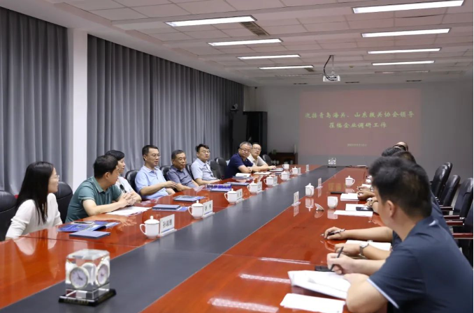 山東報關(guān)協(xié)會和青島海關(guān)領(lǐng)導(dǎo)調(diào)研豐源輪胎公司