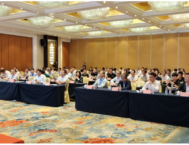 會議結(jié)束后，與會人員參觀了大道模具及合肥萬力工廠，這次實地參觀為與會者提供了更深入的了解行業(yè)生產(chǎn)實踐的機會。同時，交流座談會也為與會者提供了互動和交流的平臺，加強了行業(yè)內(nèi)的合作與溝通。