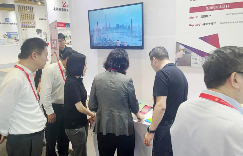 作為一家致力于提供創(chuàng)新、多彩、靚麗和可持續(xù)涂料解決方案的全球領(lǐng)先企業(yè)，艾仕得涂料系統(tǒng)的產(chǎn)品廣泛應(yīng)用于建筑、油氣管道與閥門、農(nóng)業(yè)與建筑工程設(shè)備、新能源、家電等多個領(lǐng)域。該公司的參展和產(chǎn)品亮相再次彰顯了中國工業(yè)博覽會的重要性，為客戶提供更廣泛的選擇和更全面的價值。