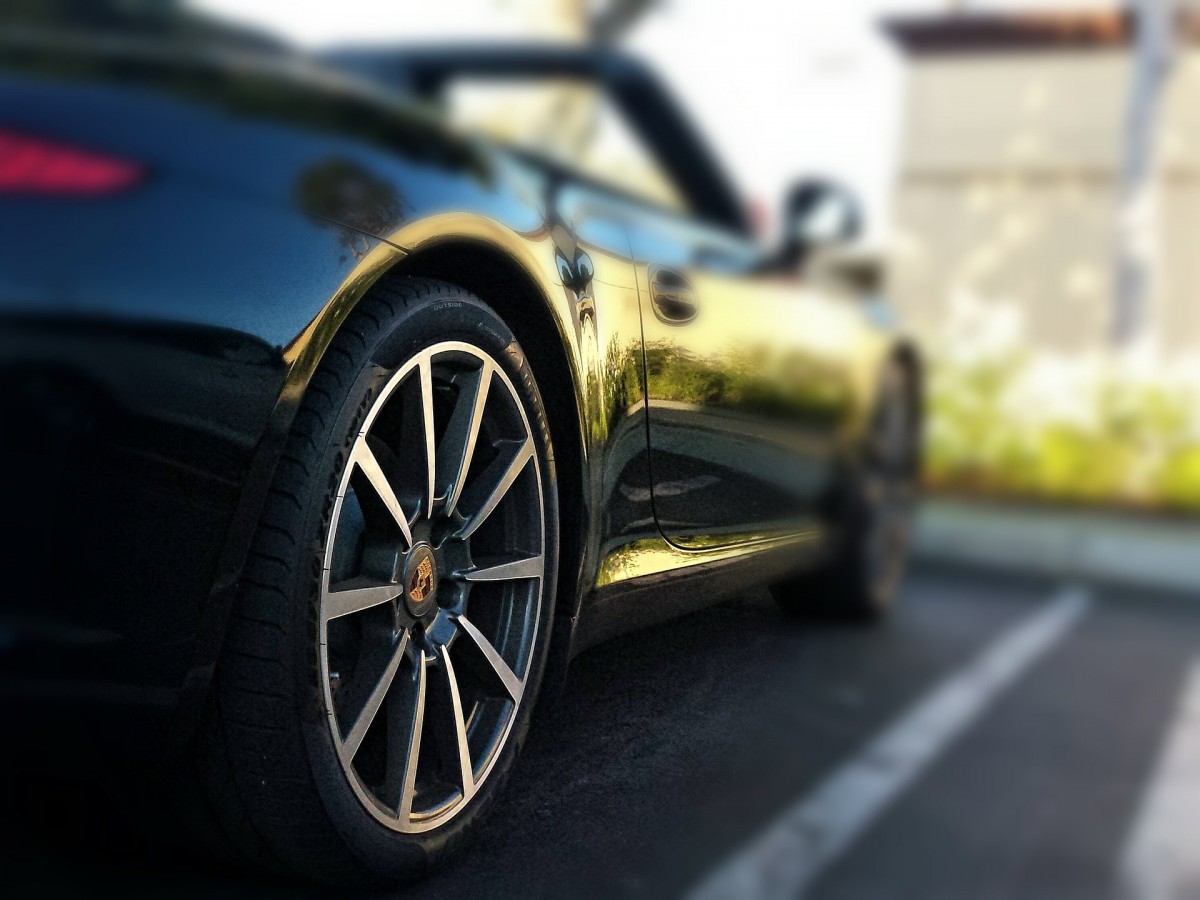 根據(jù)德國Transparency市場研究的最新統(tǒng)計數(shù)據(jù)，2021年全球汽車車窗和外部密封市場銷售額達到驚人的266億美元，而且未來10年將繼續(xù)呈現(xiàn)增長趨勢，復(fù)合年增長率預(yù)計將達到4.1%。預(yù)計到2031年，這一市場的銷售額將激增至400億美元。這一令人矚目的增長勢頭引發(fā)了人們對該行業(yè)的極大關(guān)注。