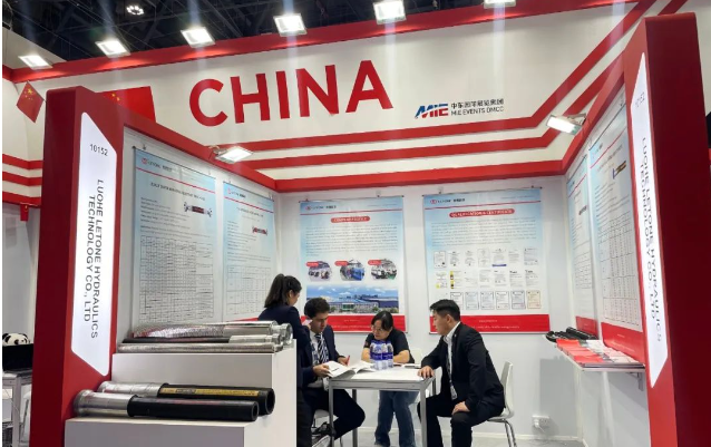 自2016年首次參加阿布扎比國際石油展以來，利通科技不斷創(chuàng)新，向全球客商展示了更多高附加值、低碳環(huán)保的高端裝備產(chǎn)品，為客戶持續(xù)創(chuàng)造更多價值，提升了中國企業(yè)品牌的價值和形象。未來，利通科技表示將繼續(xù)秉持“獨創(chuàng)引領(lǐng)、利他聚能”的發(fā)展戰(zhàn)略，堅守“以客戶為中心”的經(jīng)營觀念，加強原創(chuàng)性科技攻關(guān)，推出高精尖油氣勘探開發(fā)產(chǎn)品，與國內(nèi)外油服公司建立良好的合作關(guān)系，為全球非常規(guī)油氣資源高效開發(fā)提供硬核產(chǎn)品與技術(shù)支持，助力全球?qū)崿F(xiàn)“雙碳”目標。雖然2023 ADIPEC石油展已落幕，但利通科技“讓利通助力全球智造”的步伐將繼續(xù)前進。