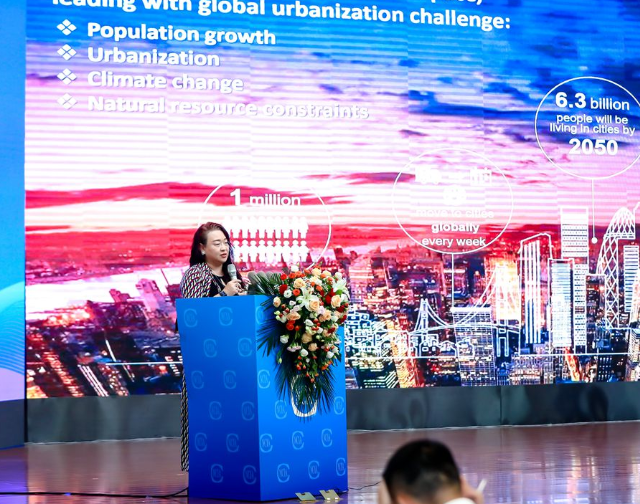 新加坡涂料工業(yè)協(xié)會(huì)會(huì)長分享智慧城市建設(shè)經(jīng)驗(yàn)