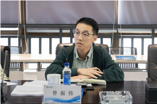 省市領(lǐng)導(dǎo)的關(guān)心和指導(dǎo)為公司充實信心，增強了大展宏圖的決心。沈董表示，雙箭股份將進一步優(yōu)化生產(chǎn)要素和產(chǎn)業(yè)布局，致力于打造綠色智能物料系統(tǒng)。他承諾公司一定不辜負眾望，努力為地方經(jīng)濟社會發(fā)展做出更大的貢獻，肩負起高質(zhì)量發(fā)展和建設(shè)共同富裕示范區(qū)的責(zé)任和使命。