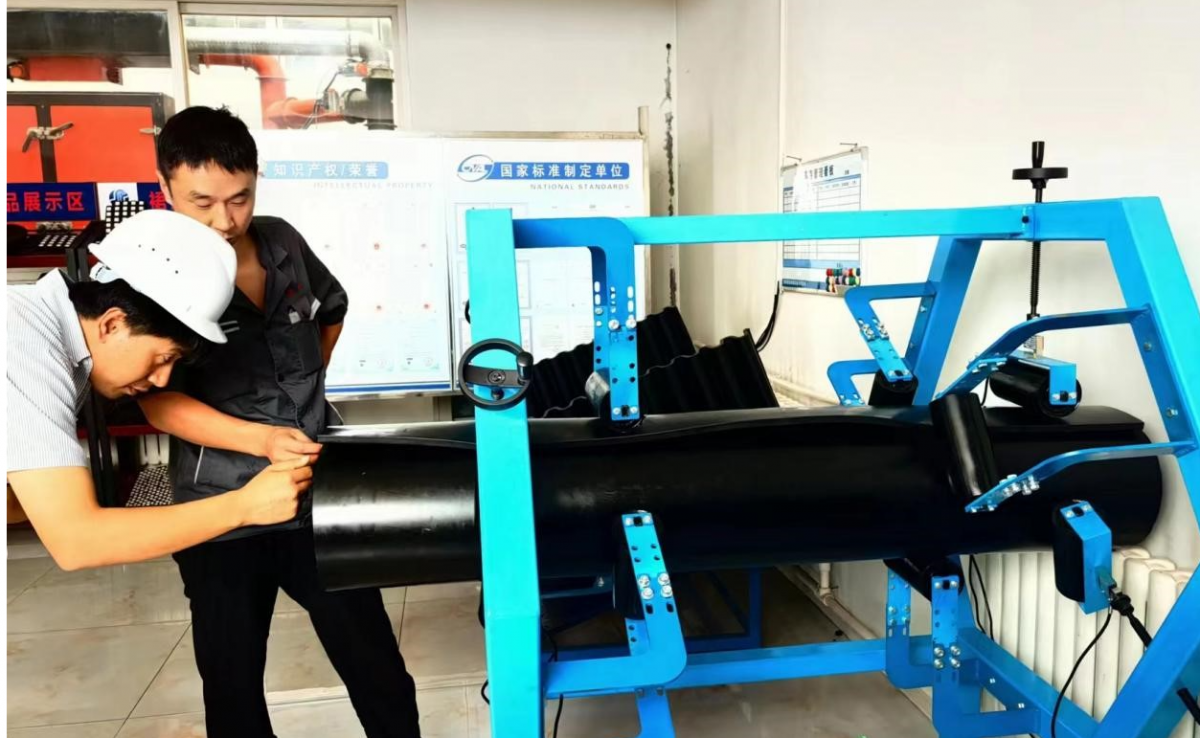 在百瑞福的核心團(tuán)隊(duì)的引領(lǐng)下，Quaddro集團(tuán)詳細(xì)了解了百瑞福在散料輸送領(lǐng)域的研發(fā)實(shí)力、生產(chǎn)線的裝備水平和產(chǎn)能情況。參觀結(jié)束后，他們對(duì)生產(chǎn)現(xiàn)場(chǎng)和工藝操作給予了高度評(píng)價(jià)，并對(duì)百瑞福未來(lái)的發(fā)展和合作充滿信心。