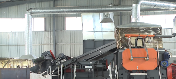 劉玉娟在致辭中代表凌源市廣大干部和群眾，向澤鑫橡膠公司的正式投產(chǎn)表示熱烈祝賀。她強(qiáng)調(diào)，澤鑫橡膠的進(jìn)駐北爐地區(qū)將為凌源城市帶來新的發(fā)展動力，對于壯大凌源產(chǎn)業(yè)規(guī)模、提升經(jīng)濟(jì)發(fā)展水平、增強(qiáng)科技創(chuàng)新能力都將產(chǎn)生積極而深遠(yuǎn)的影響。此外，該項目的開展也將為就業(yè)空間的擴(kuò)大、工人待遇的改善以及人民生活水平的提高發(fā)揮積極的推動作用。