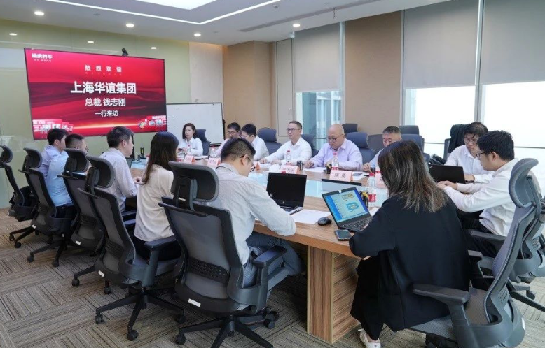 錢志剛表達了對途虎養(yǎng)車一直以來的大力支持的感激之情。他指出，華誼集團旗下的雙錢輪胎是中國輪胎行業(yè)歷史最悠久的民族品牌之一。雙錢輪胎的產(chǎn)品在途虎養(yǎng)車平臺上獲得了廣泛的認(rèn)可，尤其是飛躍和昆侖等半鋼胎產(chǎn)品。錢志剛表示，未來雙錢輪胎將進一步提升產(chǎn)能，加強自動化和數(shù)字化水平，鞏固產(chǎn)品質(zhì)量的優(yōu)勢，構(gòu)建更強大的品牌優(yōu)勢。他強調(diào)希望建立定期的工作例會等溝通機制，以便及時獲取途虎養(yǎng)車銷售端和客戶的反饋意見，幫助雙錢輪胎不斷優(yōu)化產(chǎn)品規(guī)格，提供更符合消費者需求的產(chǎn)品，培養(yǎng)更多品牌忠誠度高的客戶，為雙方合作開拓更多共贏的機會。