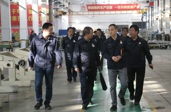 興化集團總工程師趙波一行到西北橡膠參觀交流