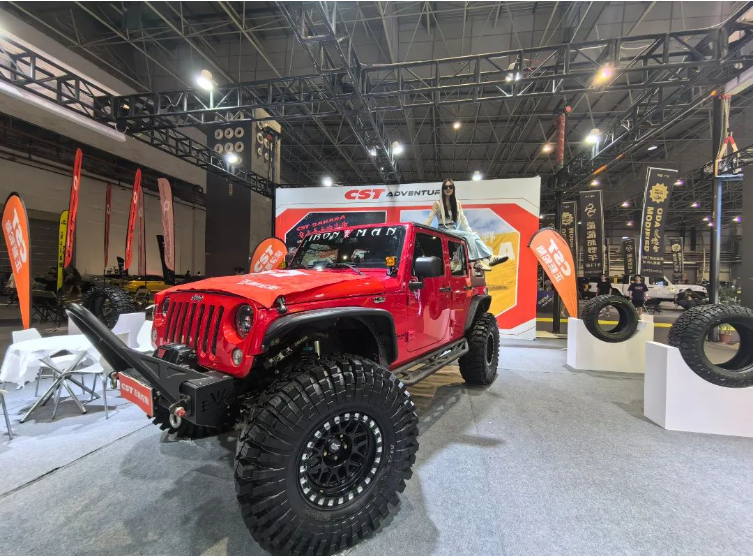 展會(huì)期間，舉辦的X-BVLL杯中國首屆四驅(qū)越野車城市障礙賽吸引了眾多觀眾的目光。冠亞季軍駕駛的車輛都裝備了正新集團(tuán)的輪胎，而這些輪胎在障礙賽中表現(xiàn)出色，吸引了眾多改裝車迷和越野愛好者前來參觀并咨詢。