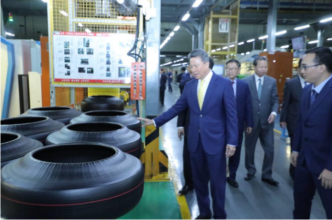 柬埔寨副首相孫占托于10月21日訪問廣州，考察了多家企業(yè)，其中包括廣州工業(yè)投資控股集團有限公司。