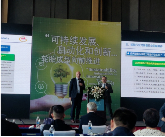 VMI集團首席商務官Mike Norman在研討會上發(fā)表了重要講話，VMI集團首席執(zhí)行官Harm Voortman則以“持續(xù)性的驅動力”為主題進行了精彩演講，探討了公司在可持續(xù)性方面的努力和成就。