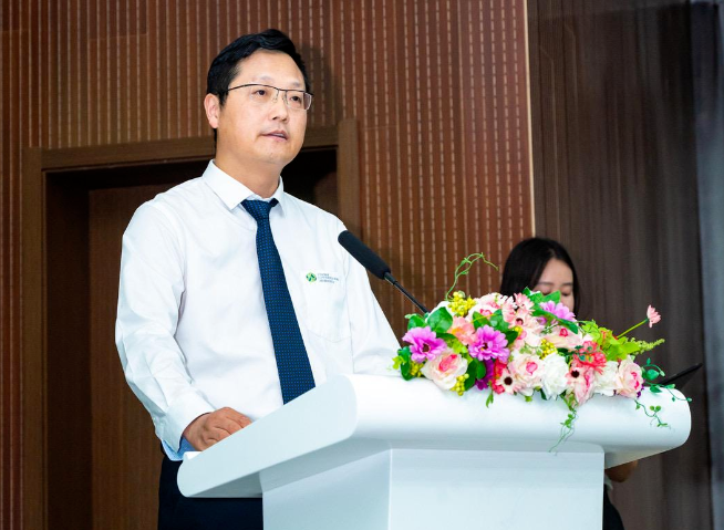 浦林成山的成功建立和擴(kuò)展離不開產(chǎn)品質(zhì)量的高標(biāo)準(zhǔn)和豐富的產(chǎn)能。浦林成山輪胎(泰國)公司總經(jīng)理張有干熱情歡迎了經(jīng)銷商們，并分享了浦林成山泰國輪胎生產(chǎn)基地在信息化和智能化方面的領(lǐng)先成就。