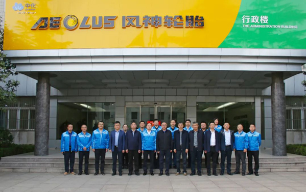 東風(fēng)商用車市場營銷、采購、供應(yīng)鏈等相關(guān)負(fù)責(zé)人也參加了此次考察和交流活動，為進(jìn)一步的合作打下堅實基礎(chǔ)。