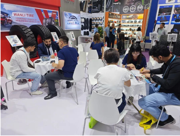 第134屆廣交會于10月15日盛大開幕，吸引了眾多國際外商前來采購，其中以廣東省的萬力輪胎公司備受矚目。