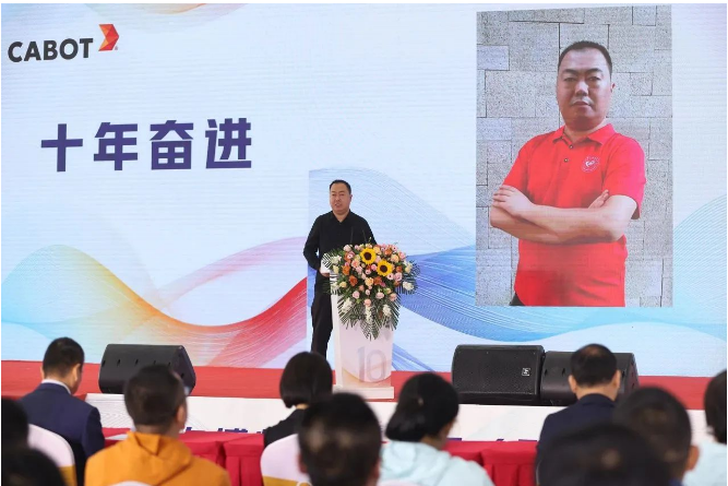 邢臺(tái)市公益服務(wù)協(xié)會(huì)會(huì)長(zhǎng)靳國彬