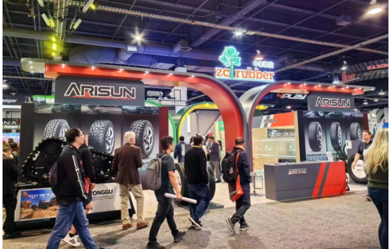 美國SEMA展被譽(yù)為國際三大改裝車展之一，一直以來以其高度專業(yè)化和重要地位而聞名于世界各大汽配展。據(jù)官方消息，本次展會吸引了來自全球100多個國家的超過150,000名專業(yè)買家，共有超過2000種新產(chǎn)品亮相。