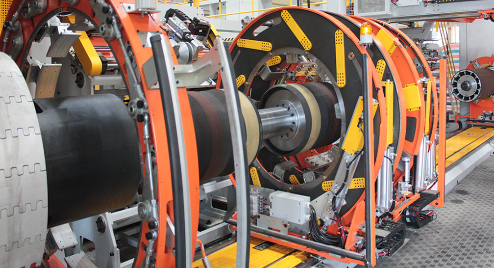 賽象科技作為國內(nèi)輪胎裝備行業(yè)的領(lǐng)軍者，一直將核心技術(shù)視為企業(yè)的生命線。數(shù)十年來，該公司堅(jiān)持實(shí)實(shí)在在做產(chǎn)品，持之以恒推動(dòng)創(chuàng)新，為推動(dòng)我國子午線輪胎設(shè)備國產(chǎn)化發(fā)揮了不可替代的作用。