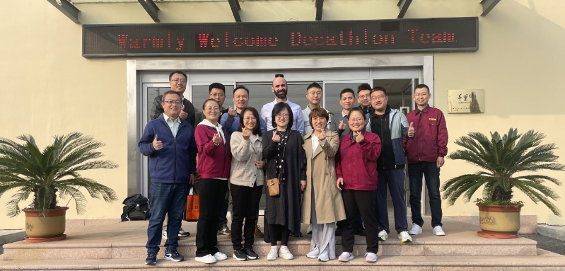 此次迪卡儂團(tuán)隊(duì)的訪問不僅增強(qiáng)了雙方的合作黏性，打通了信息壁壘，更讓大家深刻感受到了ONE TEAM ONE DREAM的凝聚力。Antoine先生表示將與千里行緊密合作，進(jìn)行更多開創(chuàng)性的合作，攜手實(shí)現(xiàn)雙方的高質(zhì)量發(fā)展。