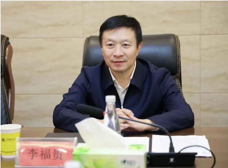 李福貴表示，亞鑫能源集團(tuán)與太原黑貓作為清徐經(jīng)濟(jì)開發(fā)區(qū)的重點規(guī)上企業(yè)，對當(dāng)?shù)亟?jīng)濟(jì)發(fā)展做出了積極貢獻(xiàn)。他表示，清徐經(jīng)濟(jì)開發(fā)區(qū)將積極構(gòu)建合作平臺，優(yōu)化營商環(huán)境，全力支持雙方的合作發(fā)展。他希望雙方在更廣泛、更高水平、更深層次上進(jìn)行互動交流，推動炭黑產(chǎn)業(yè)的“延鏈補(bǔ)鏈強(qiáng)鏈”，為清徐經(jīng)濟(jì)發(fā)展注入新動力。