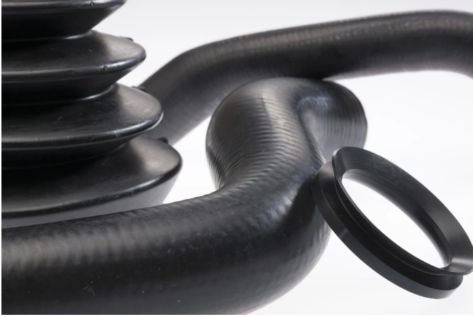 作為全球領先的特種化學品和高性能材料制造商，卡博特以其專業(yè)的應用開發(fā)團隊、業(yè)務團隊和工業(yè)制品專用生產線，積極致力于為這個迅速發(fā)展的市場提供高性能的產品和解決方案，以應對客戶當前和未來所面臨的挑戰(zhàn)。