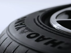 輪胎企業(yè)逐“黑”：玲瓏朝陽(yáng)等創(chuàng)新登場(chǎng)!”